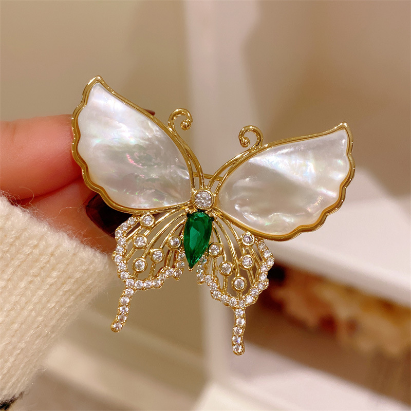 Beimu Butterfly Brooch Free Shipping Designer Luxury Women's High End Niche Pearl Pin Chest Flower Clothing Sweater Accessories