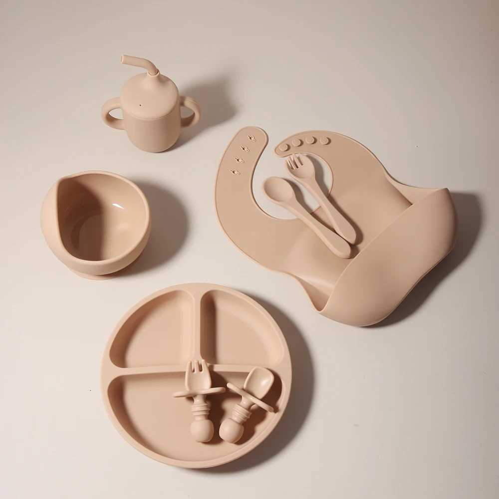 8pcs Silicone Baby Feeding Set Childrens Dishes Set Baby Silicone Tableware Set with Suction Plate and Bowl X250806