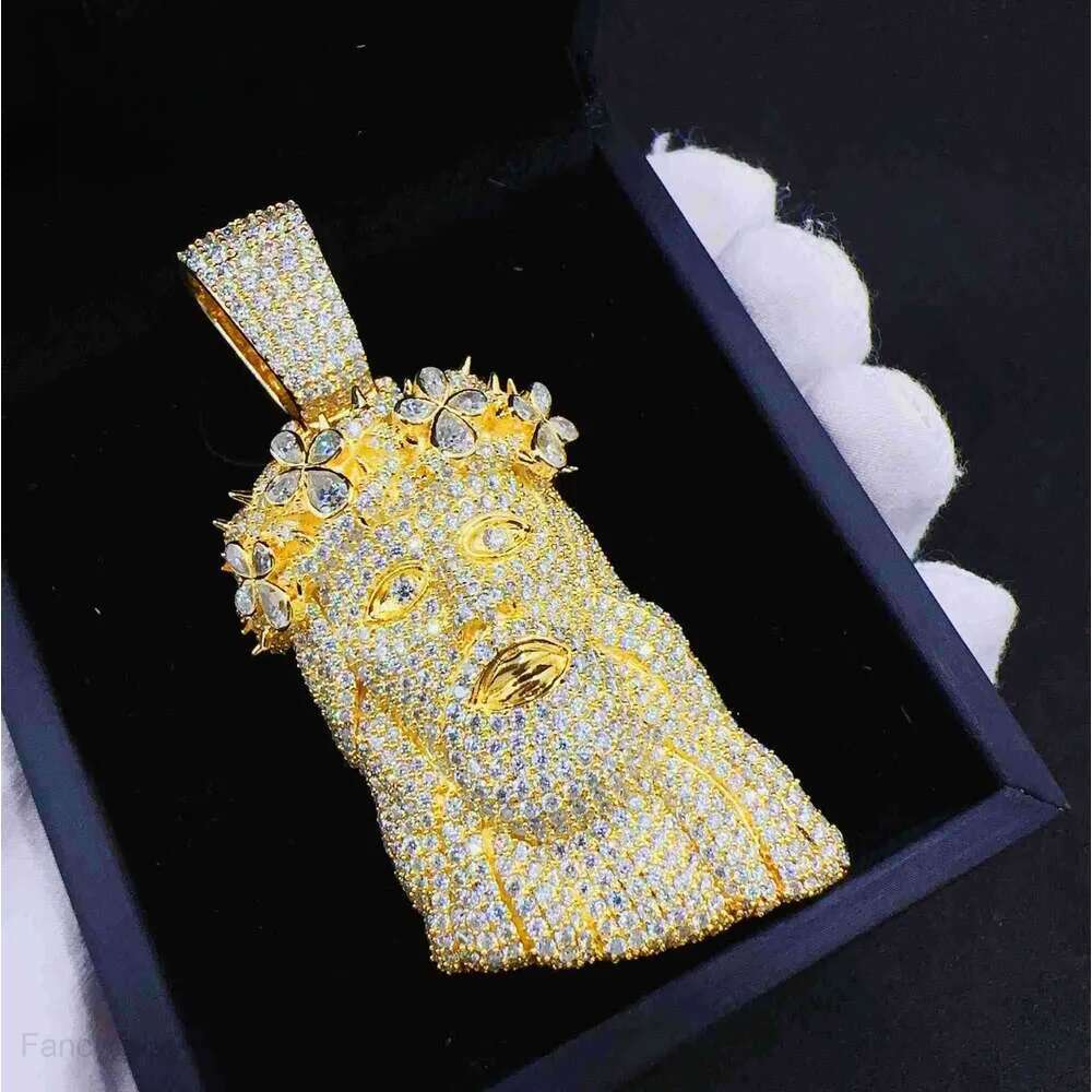 Gold sparkly fashion Vvs Moissanite gold-Plated Sterling Sier Jesus Head pendant Hip Hop Jewelry Favorite gift for quick delivery