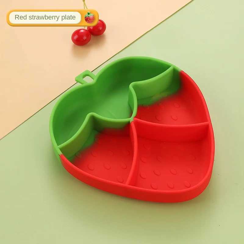 Baby Safe Silicone Dining Plate Suction Strawberry Children Dishes Feeding Toddler Training Tableware Cartoon Kids Plate Set X250806