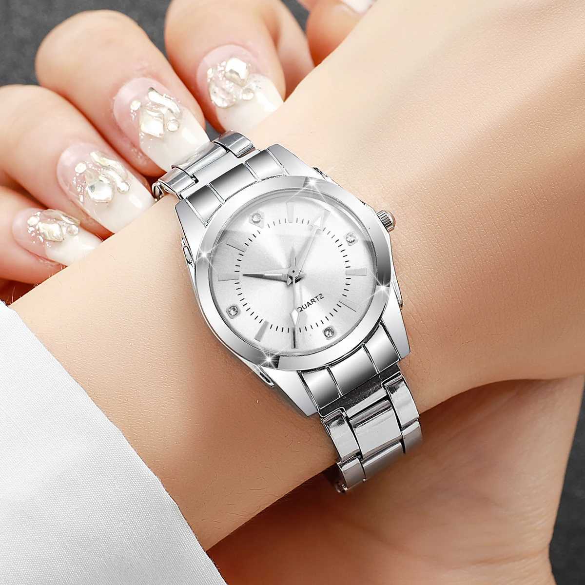 2/3/4/5PCS Women Stainless Steel Strap Wristwatches Set Ladies Fashion Quartz WatchWithout Box W250806