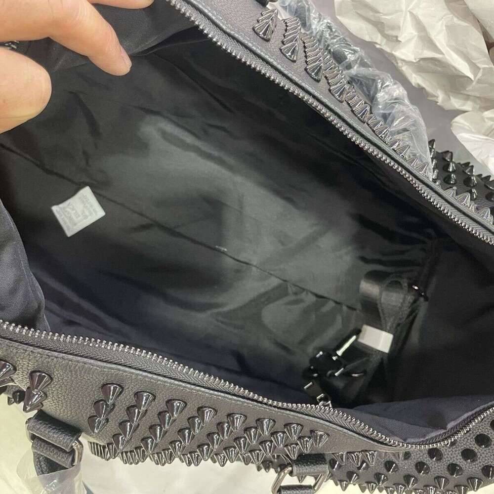 Designer Bag Tote Shoulder Bag Genuine Leather Texture Handbag Personality Rivet Crossbody Large Capacity Travel Short Trip Luggage Unisex