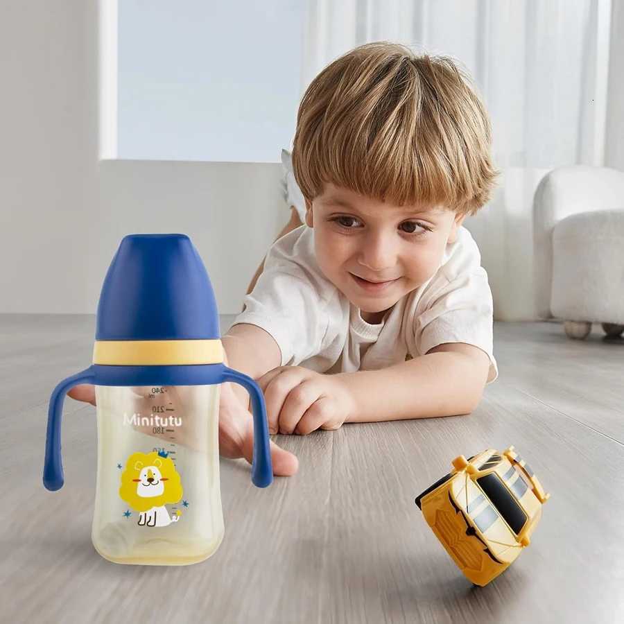 240 ml cup with handle Innovative square water bottle PP material soft liquid silicone straw for babies 6 months and up X2508061