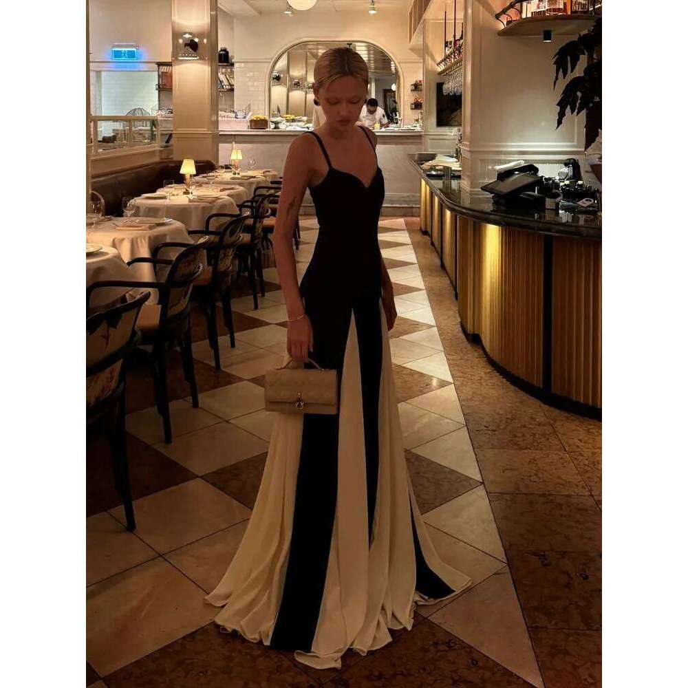 Designer Clothing 2025 Fashion Contrast Patchwork Pleated Sling Dress Elegant Backless Sleeveless Women High Waist Vestdio New Lady Slim Fit Party Gow