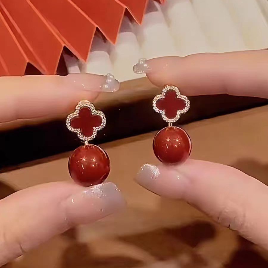 Free Shipping Designer Luxury Jewelry Red Four-leaf Flower Pearl Earrings Front And Back Wear 925 Silver Needle Stud Earrings New Ear Accessories