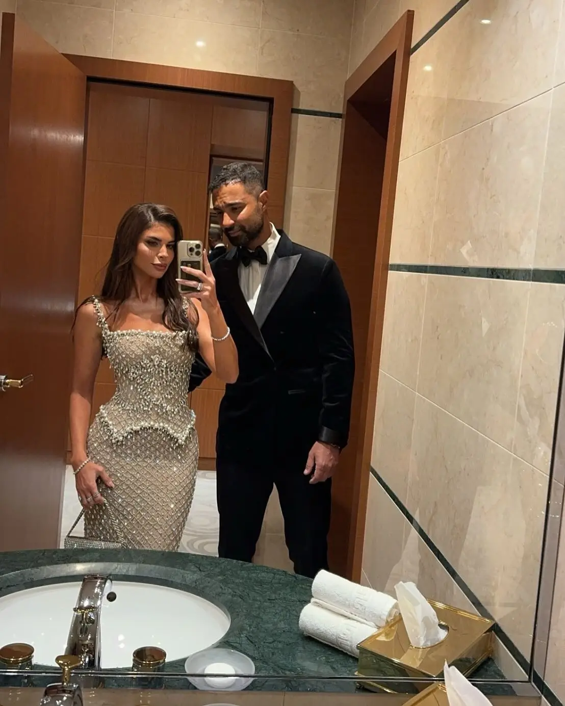 Sparkly Prom Dress Shine crystals Spaghetti Straps Evening Gowns Ground Dress Sleeveless Customized Robe De Soiree vestido de novia