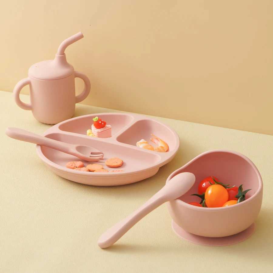 New BPA Free Silicone Baby Feeding Set Sucker Bowl Dining Dishes Plate Straw Cup Spoon Forks For Kids Childrens Tableware X250806