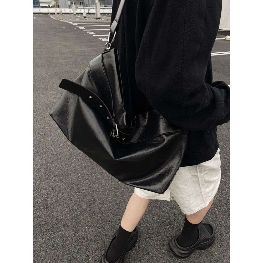 Designer Bag Tote bag Shoulder bag Niche Design Large Capacity New Unisex Oil Wax Leather Single Crossbody