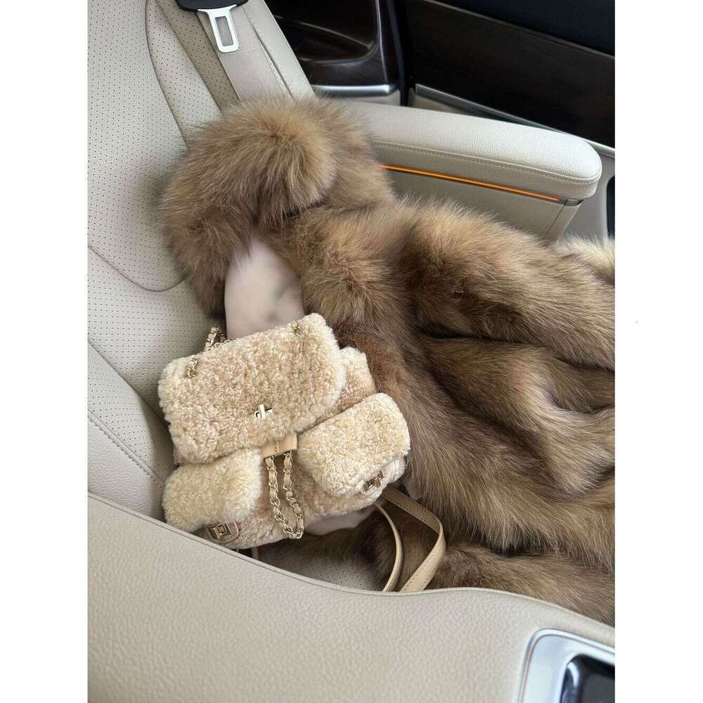 Designer Bag Tote bag Shoulder Bag Chain Backpack For Women Autumn Winter New High End Niche Lambswool Single