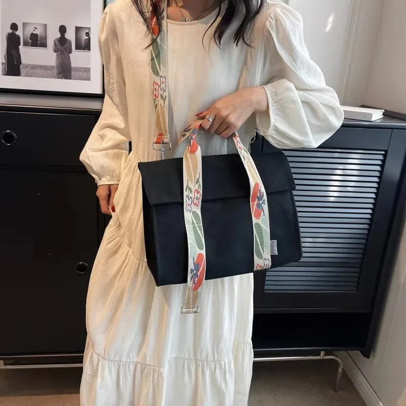 Quality Canvas Handbags For Women Latest Trends Designer Shoulder Crossbody Bags Boston Large Capacity Shopper 250805