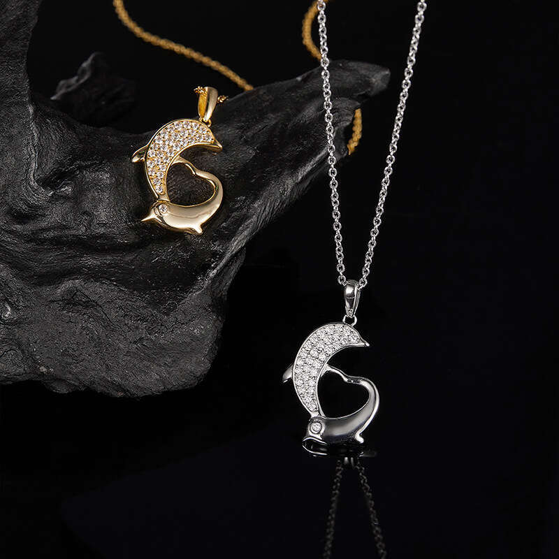 Fashion Korean Version Inlaid Moissanite Dolphin Love Iced Out VVS Necklace for Women, Niche Design, Light Collarbone Chain, Non-Fading