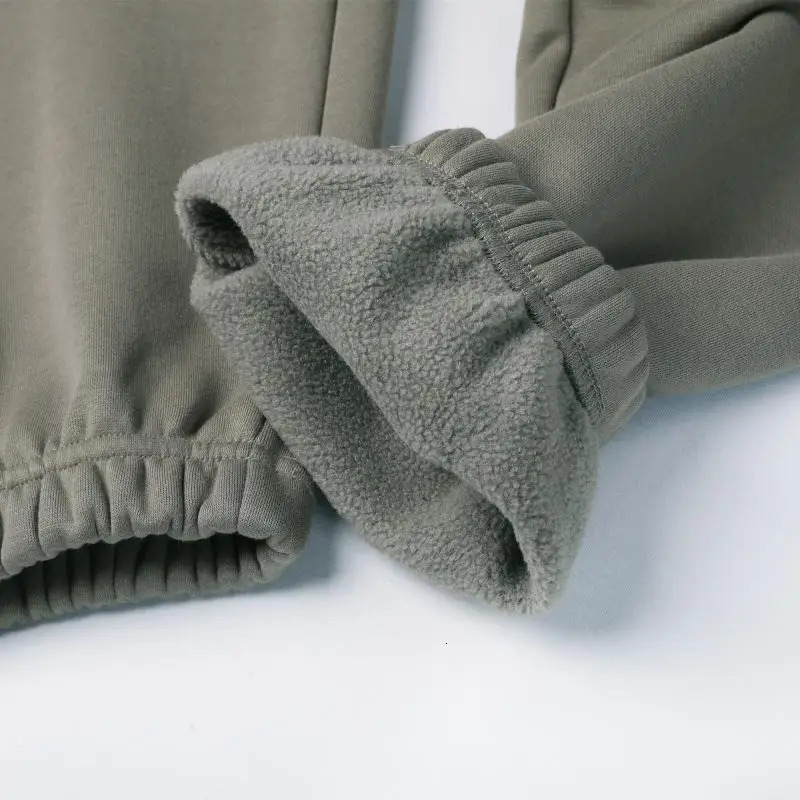 High Quality Fashion Style Plain Sweatpants Hip Hop Jogging Pants Warm Fleece Unisex High Streetwear Sports Pants 250806