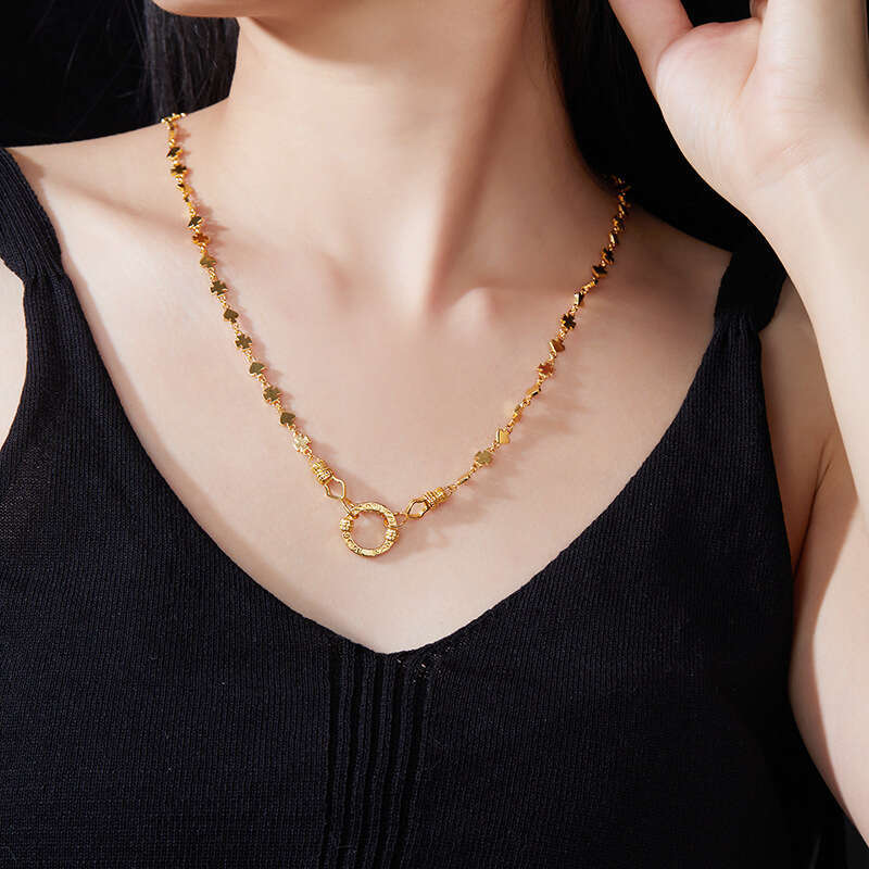 Iced Out VVS Personality Design Pendant Round Ring Collarbone Chain Elegant Simple Trendy Lock Necklace Gift for Women
