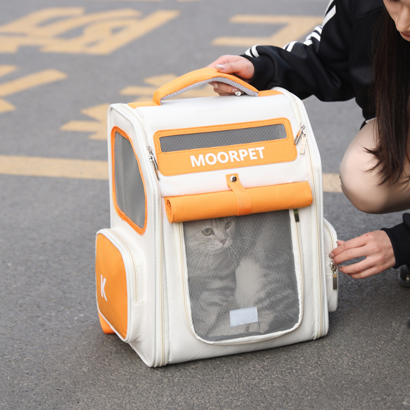 Beni Pet This breathable cat bag comes in multiple colors and is available for portable travel. It features breathable shoulders and a high level of a
