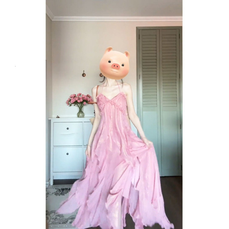 Summer plus size 2025, stunning fashion vacation style camisole dress suitable for women's slim fit backless look, slightly chubby new designer