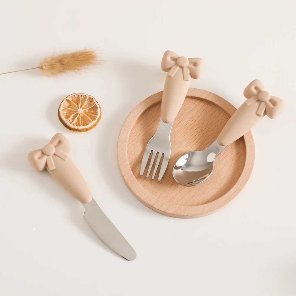 Baby Tableware Set BPA Free Silicone Bow Dish Tie Bowl Fork Food Plate Stainless Spoon Non-slip Tableware Newborn Feeding Tool X2508061
