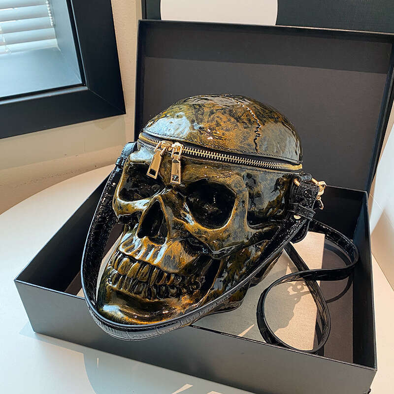 Designer bag 2025 Creative Funny Personality Ghost Head Metal Skull Halloween Crossbody Shoulder Bag for Men and Women