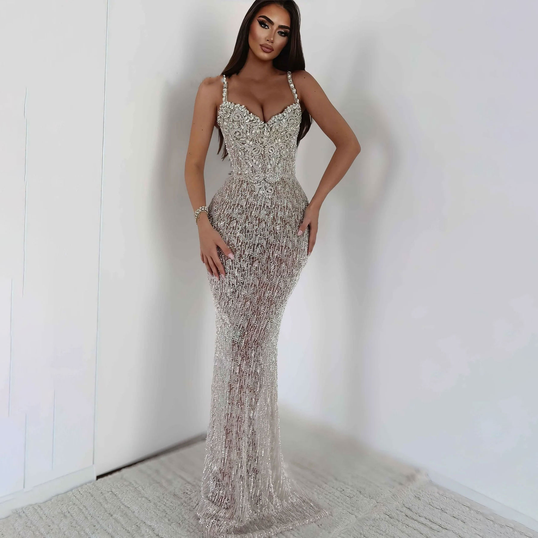 Sparkly Prom Dress Sequins Spaghetti Straps Shine Crystals Evening Gowns Ground Dresses Sleeveless Customized Robe De Soiree vestido de novia