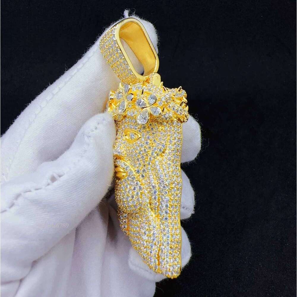 Gold sparkly fashion Vvs Moissanite gold-Plated Sterling Sier Jesus Head pendant Hip Hop Jewelry Favorite gift for quick delivery
