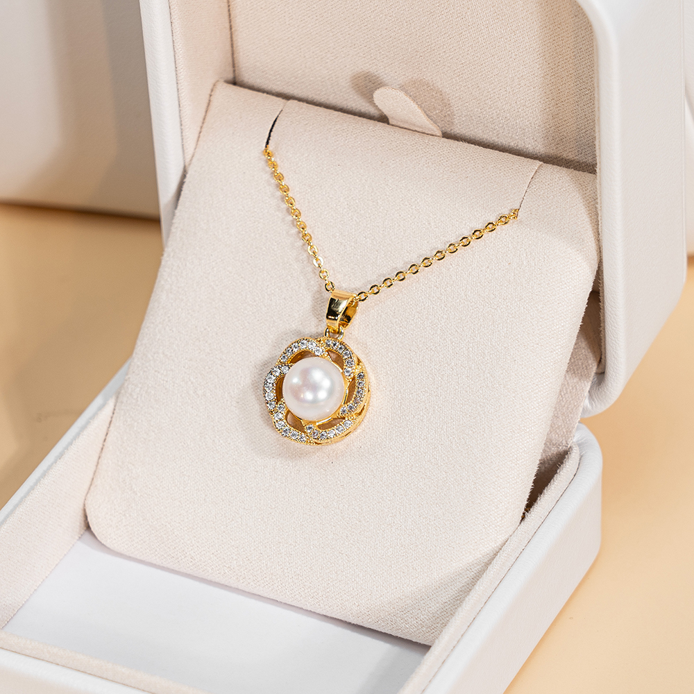 Luxury Handcrafted PU Leather Necklace Box with Unique Engraving Feature - Stylish Home Decor Item