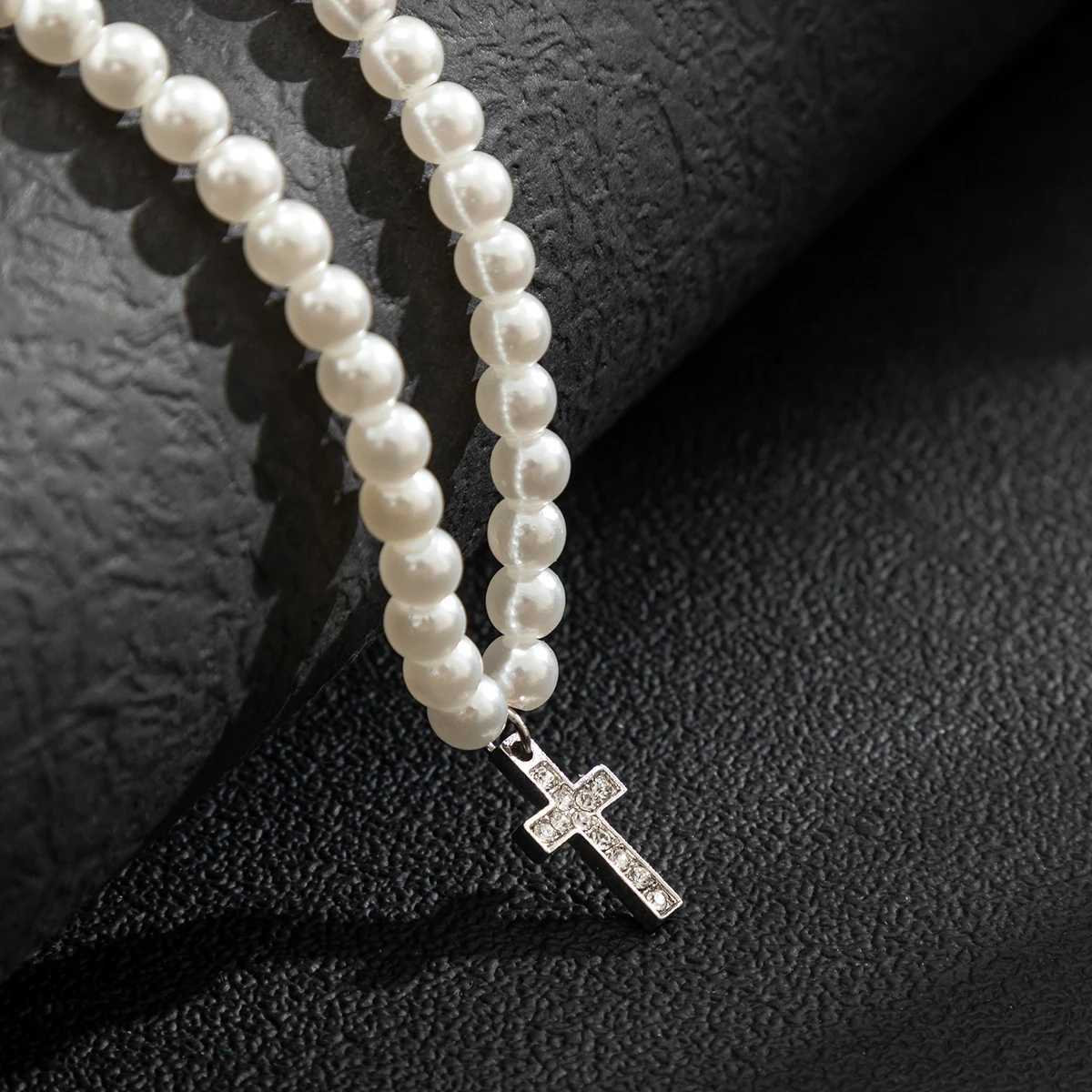 Pearl Beads Chain with Shiny Rhinestone Cross Pendants Necklace Men Trendy White Beaded Choker on Neck 2022 Fashion Jewelry Male Y250805