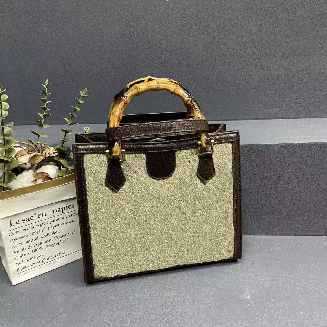 Tote Bag Brand Designer Bag PU Leather Classic plaid Print Women's Shoulder Bag Vintage Lock crossbody bag Alphabet Designer bag Top luxury designer makeup bag