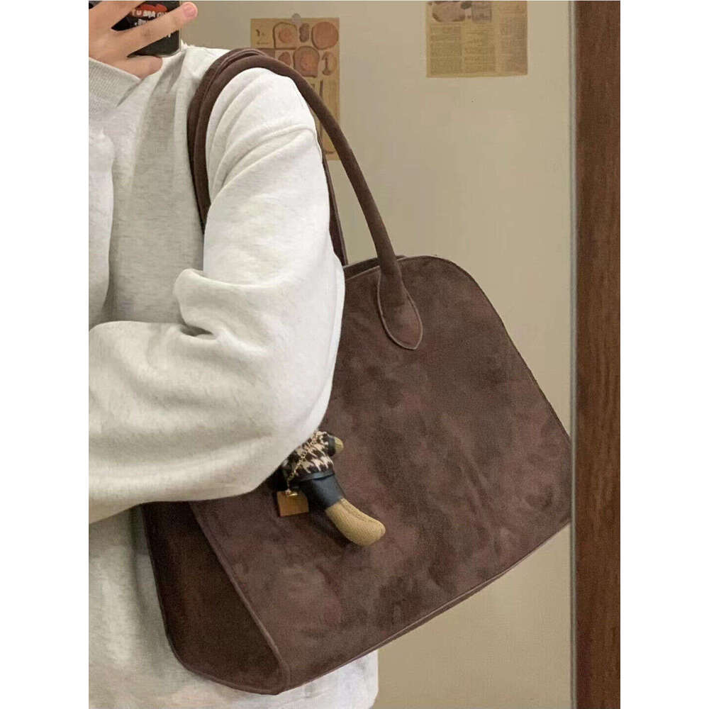 Designer Bag Tote Shoulder Bag Large Capacity Suede Tote New Single Underarm Casual Gym Artistic Commuter