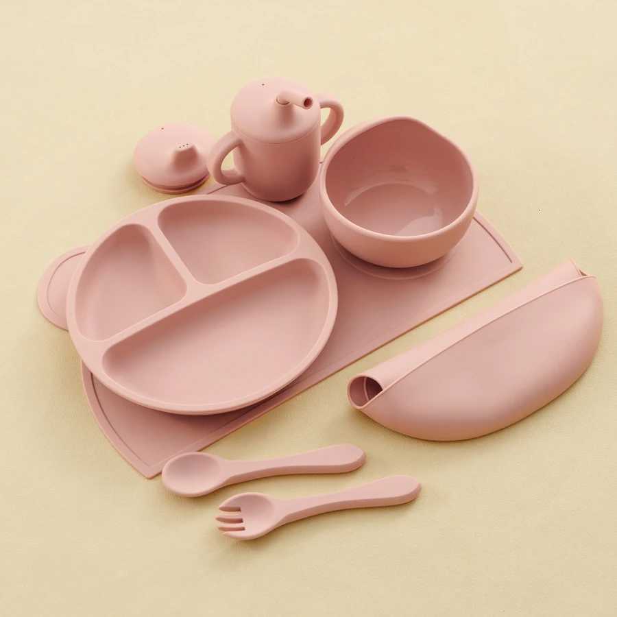 7Pcs Silicone Feeding Set for Kids Color Baby Sucker Bowl Dining Plate Spoon Waterproof Bib Sippy Cup Training Weaning Tableware X250806