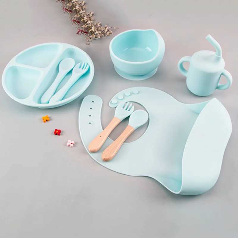 8PCS/Set BPA Free Silicone Baby Feeding Set Sucker Bowl Dishes Plate Straw Cup Spoon Forks Baby Bib For Childrens Tableware X2508061