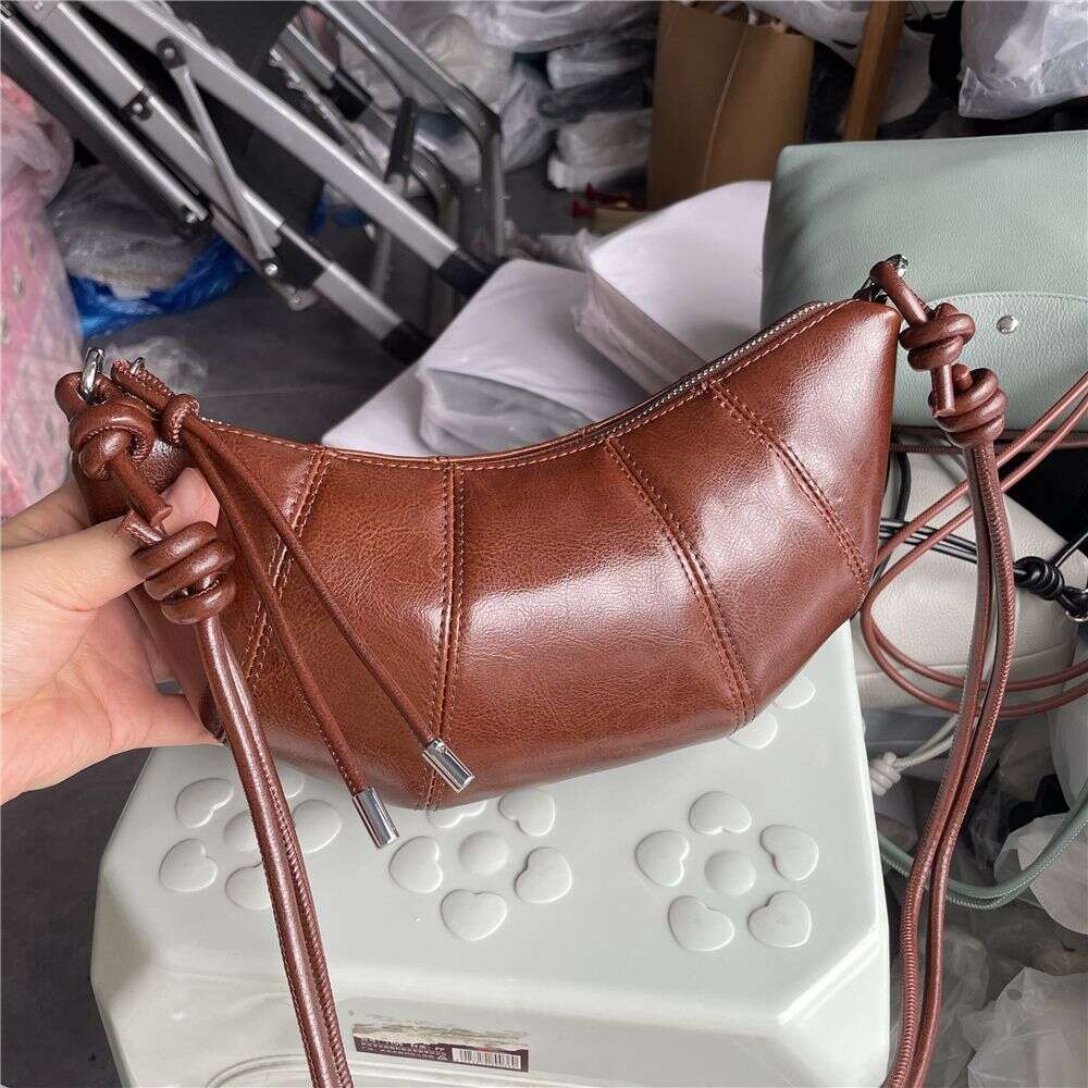 Designer Bag Tote Shoulder Bag New High Grade Oil Wax Cowhide Horn Versatile Crossbody Niche Dumpling