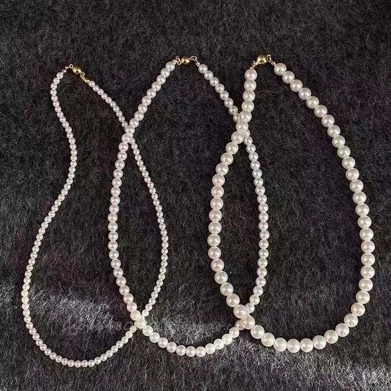 Fashion White Imitation Pearl Magnet Round Buckle Beaded Necklace for Women Elegant Clavicle Chain Necklace Wedding Jewelry Y250805