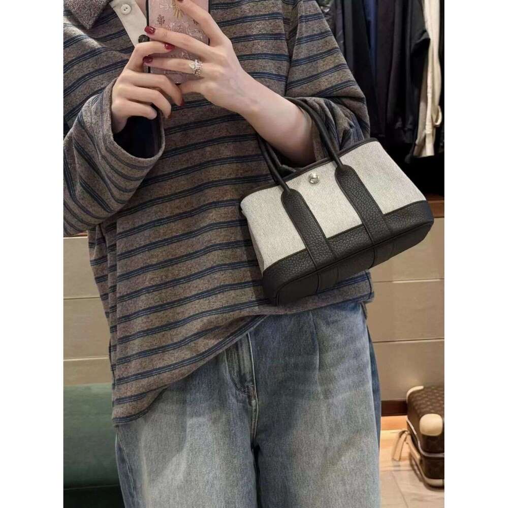 Designer Bag Tote Shoulder Bag New Color Block Canvas Garden For Women Commuter Versatile Tote Large Capacity Casual Niche Handbag