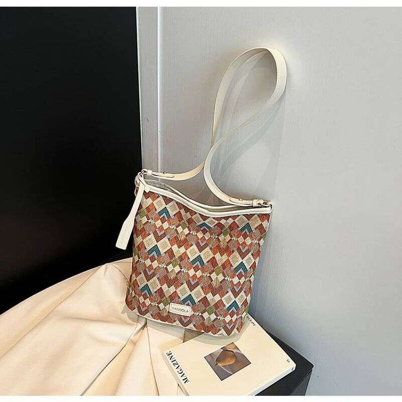 2025 New Collection, European and American Fashion Trendy Print Large Capacity women's Shoulder Bag