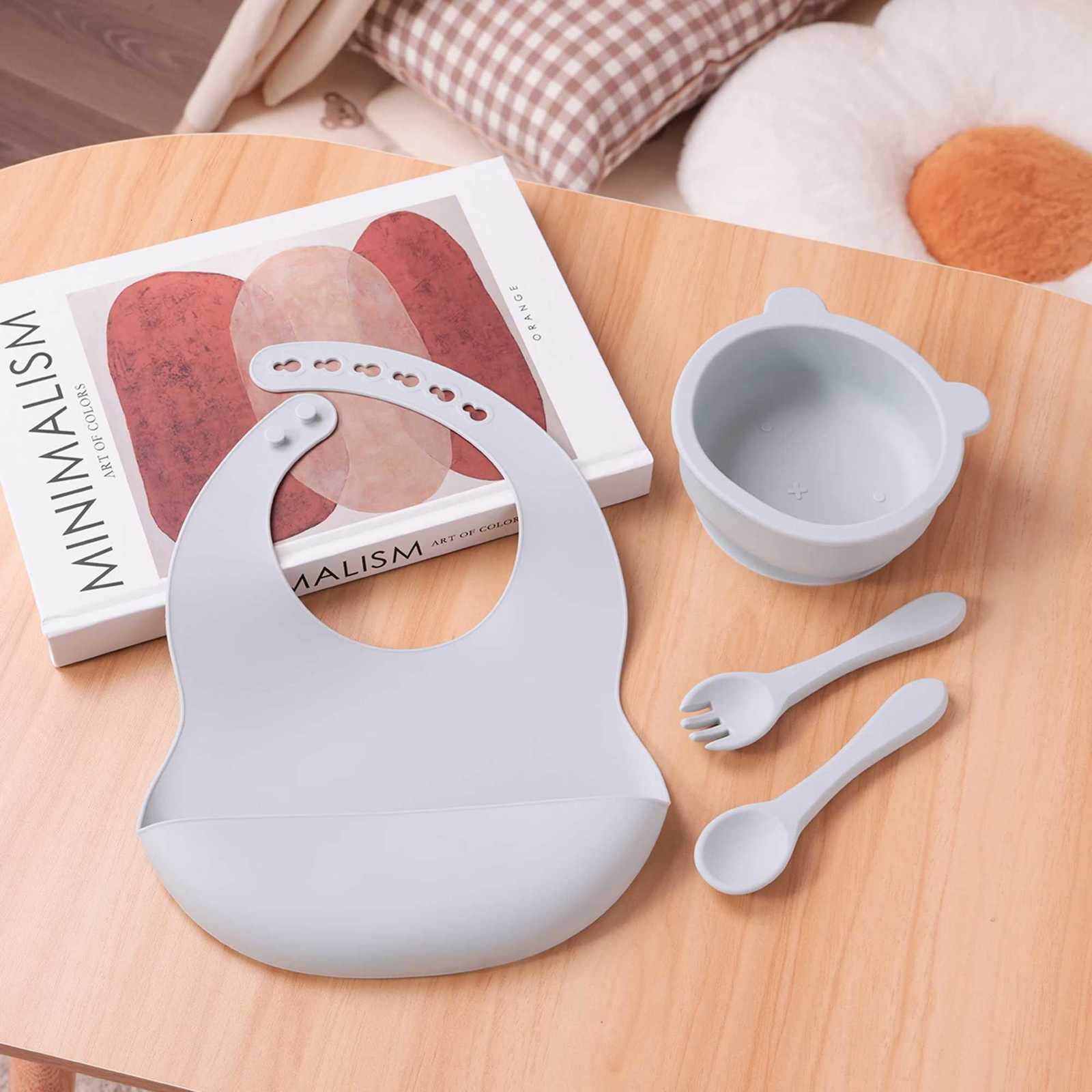4PCS Silicone Baby Feeding Set Sucker Bowl Spoon Fork Tableware With Waterproof Bibs Soft Dish For Kids Mealtime Essentials X250806