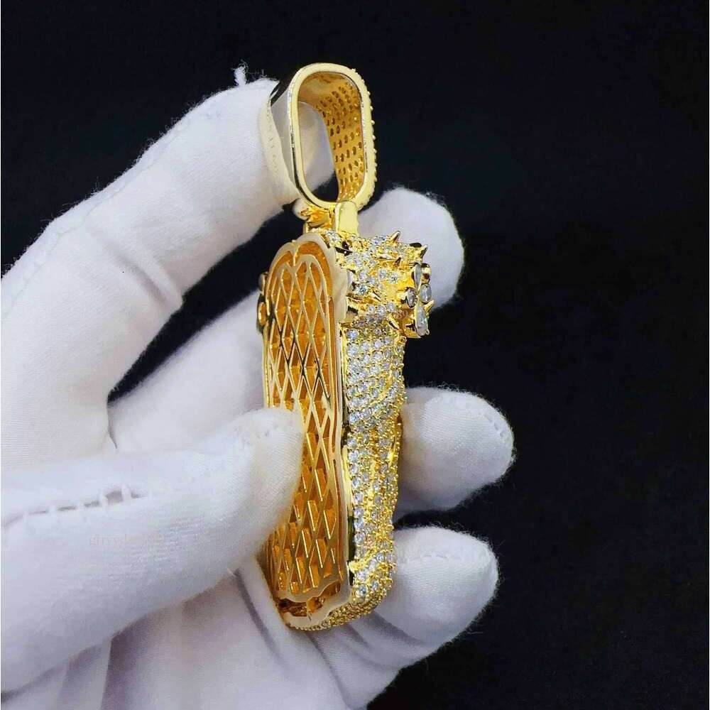 Gold sparkly fashion Vvs Moissanite gold-Plated Sterling Sier Jesus Head pendant Hip Hop Jewelry Favorite gift for quick delivery