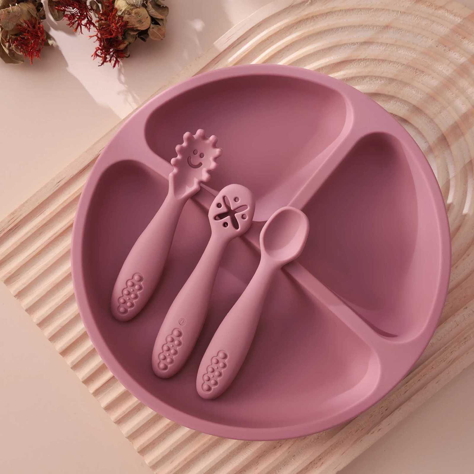4PCS Silicone Baby Feeding Set BPA Free Suction Plate Training Utensils Easy Clean Toddler Tableware Dish Spoon Fork X250806