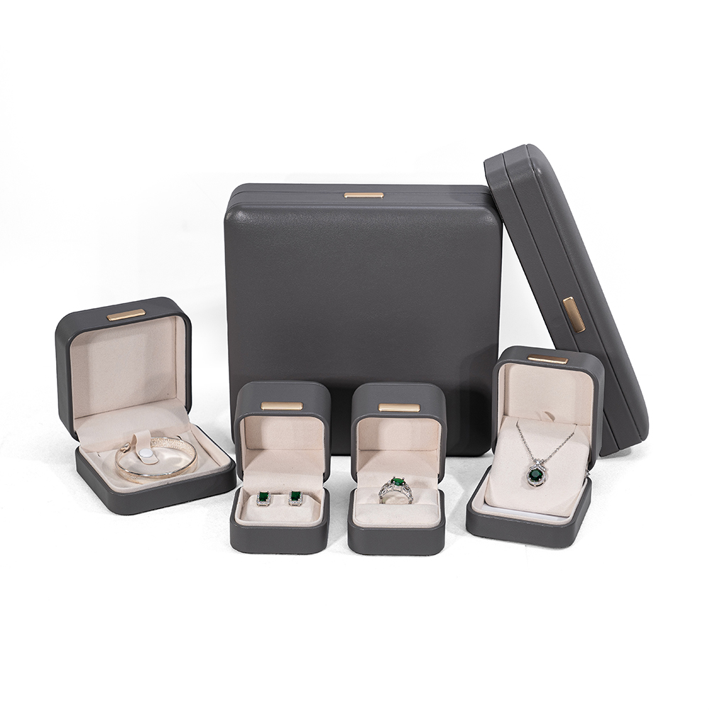 Customizable Stylish PU Leather Case for Accessories Ideal Gifting Solution