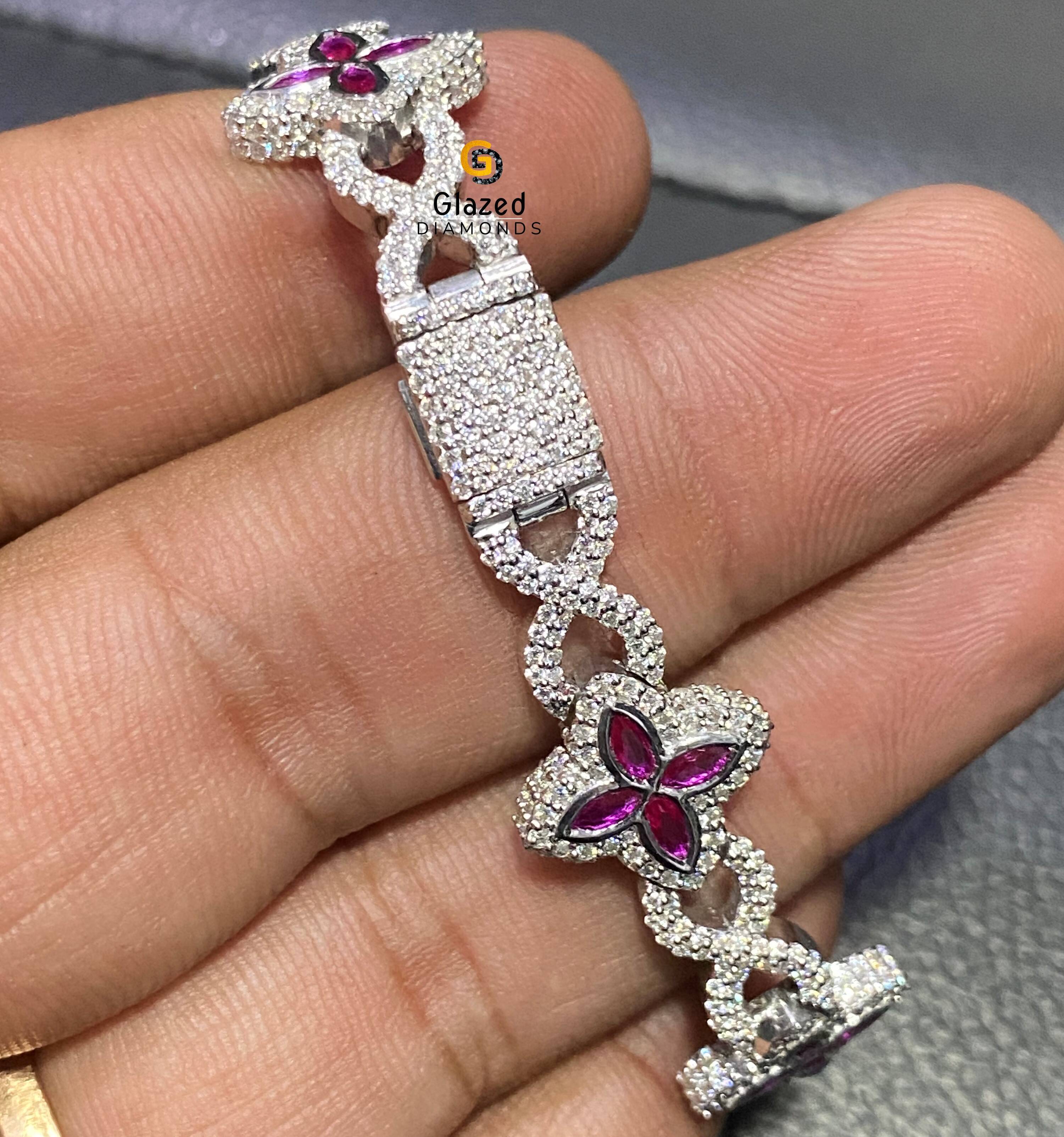 Latest Designer Round Brilliant Cut VVs Moissanite Diamonds Iced Out Hip Hop Infinity Clover Bracelet In 925 Sterling Silver