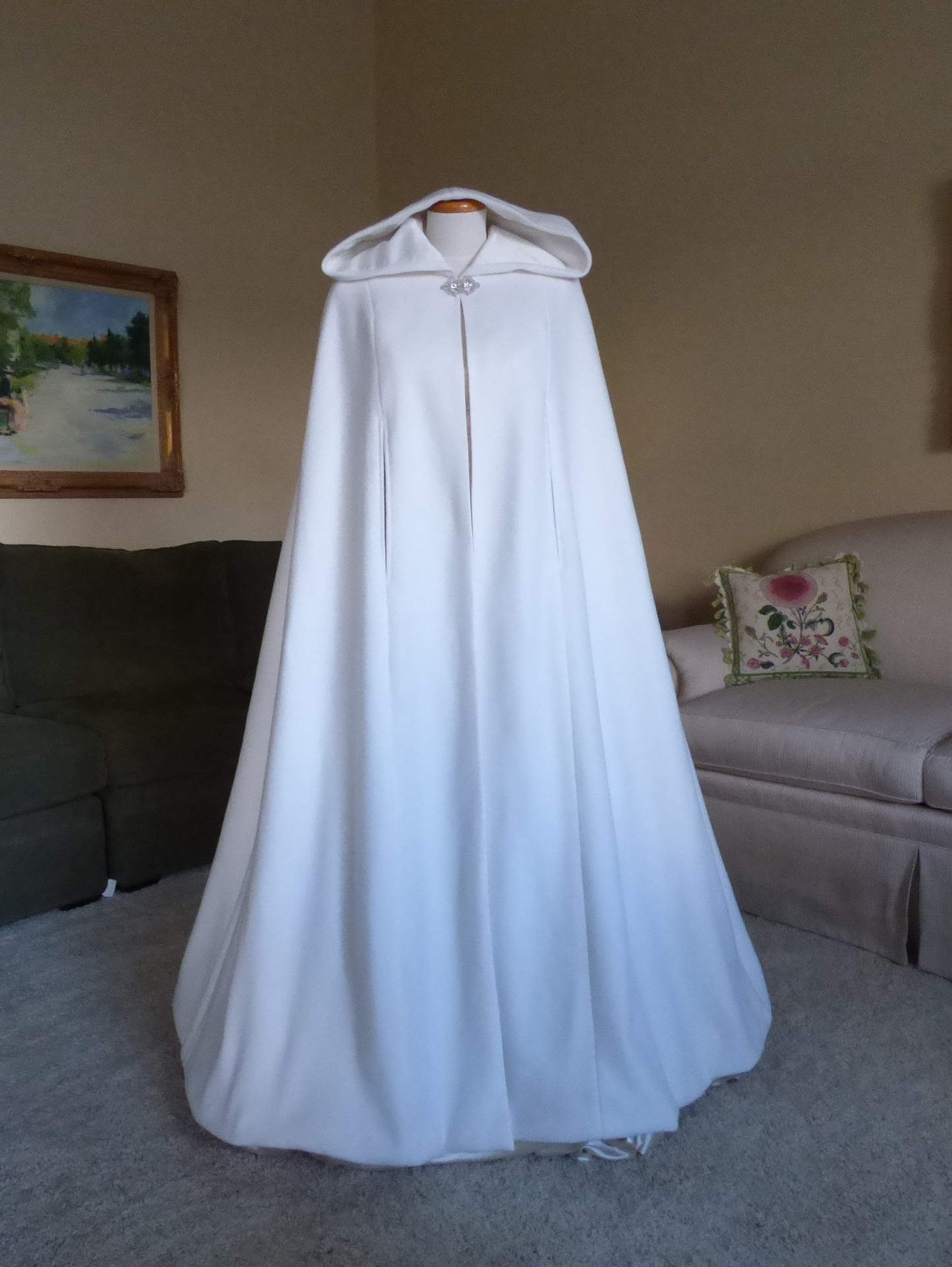 Long Wedding Bridal Cloak Shawl Hooded Bridal Cover Up Wedding Outerwear Party Costume Customized