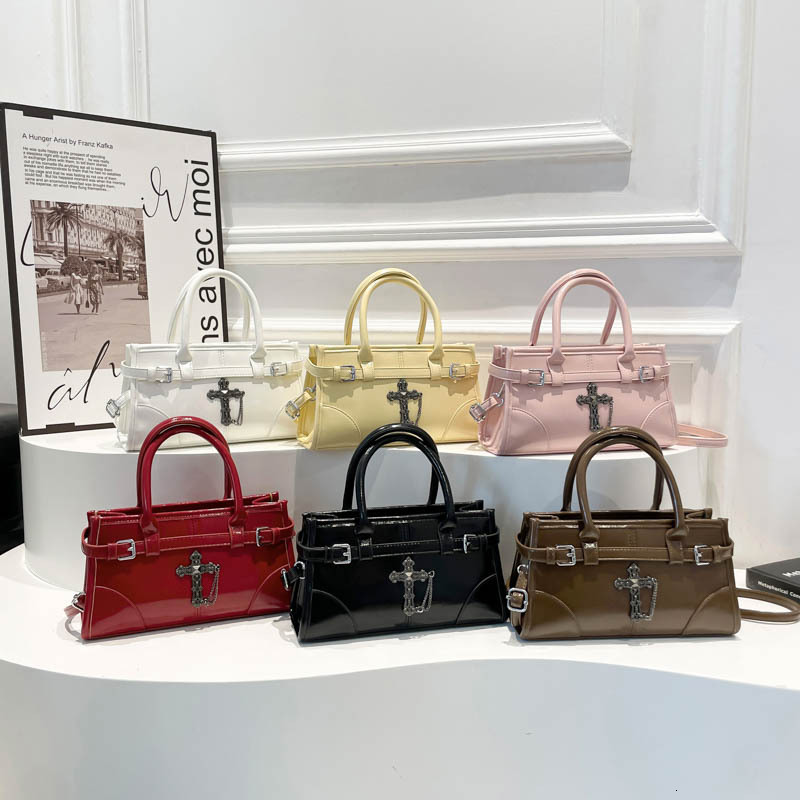 Designer Bag New Hot-selling Oil Leather Handbag Small Square Bag With Metal Cross Luxury Bag Decoration, Spicy Girl Shoulder Bag, Simple Commuter Cro