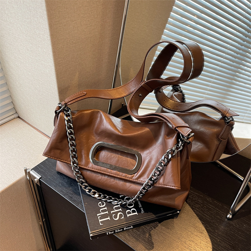 Women's handbag 2025 designer new fashionable retro chain bag large capacity shoulder crossbody bag