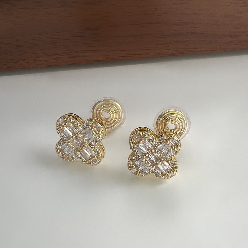 Free Shipping Designer Luxury Jewelry Super Shiny All Zircon Clover Ear Clip Elegant Social High-end Women's Earrings Exquisite Accessories