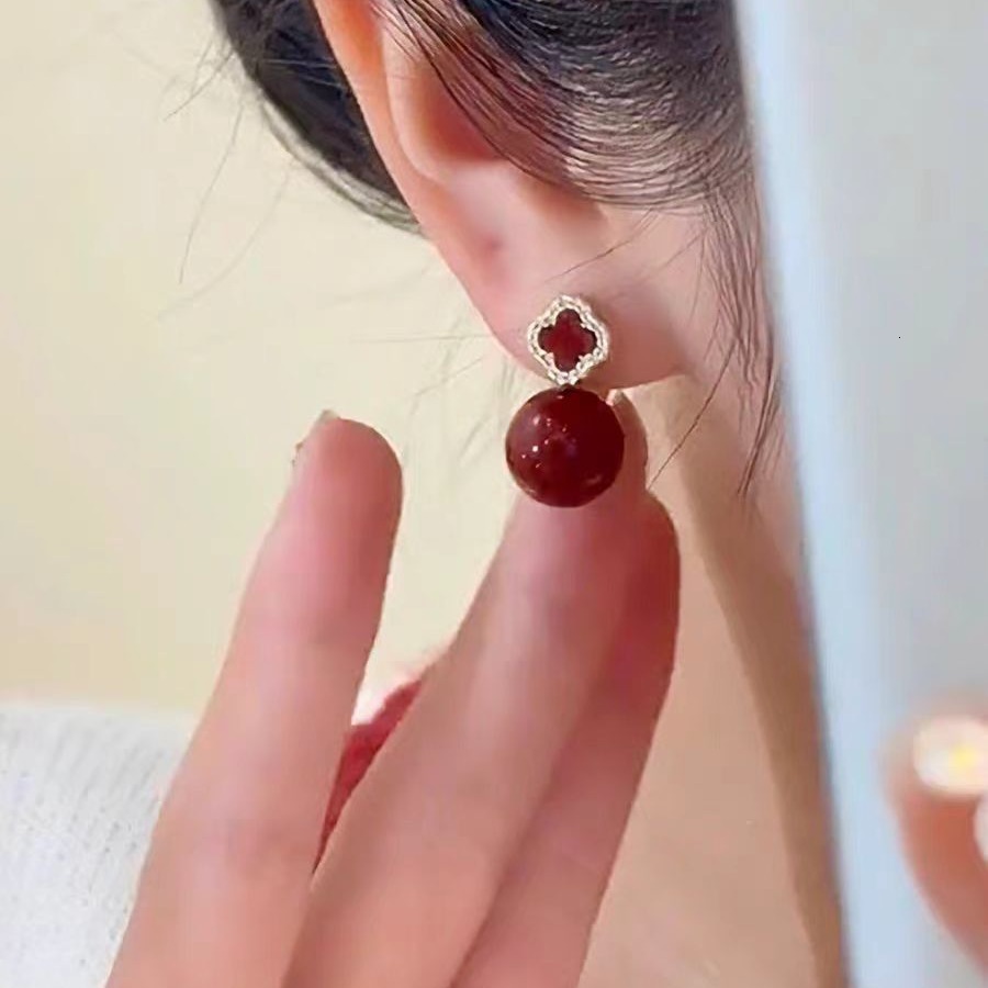 Free Shipping Designer Luxury Jewelry Red Four-leaf Flower Pearl Earrings Front And Back Wear 925 Silver Needle Stud Earrings New Ear Accessories