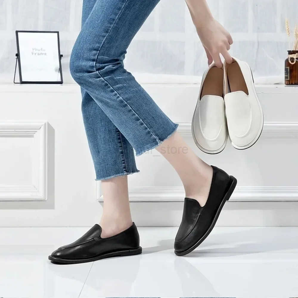 2025 New Spring Womens Loafers Flat Shoes Round Toe One Foot Slip-on Shoes Genuine Leather Soft Flats Shoes Women Shoes M250806