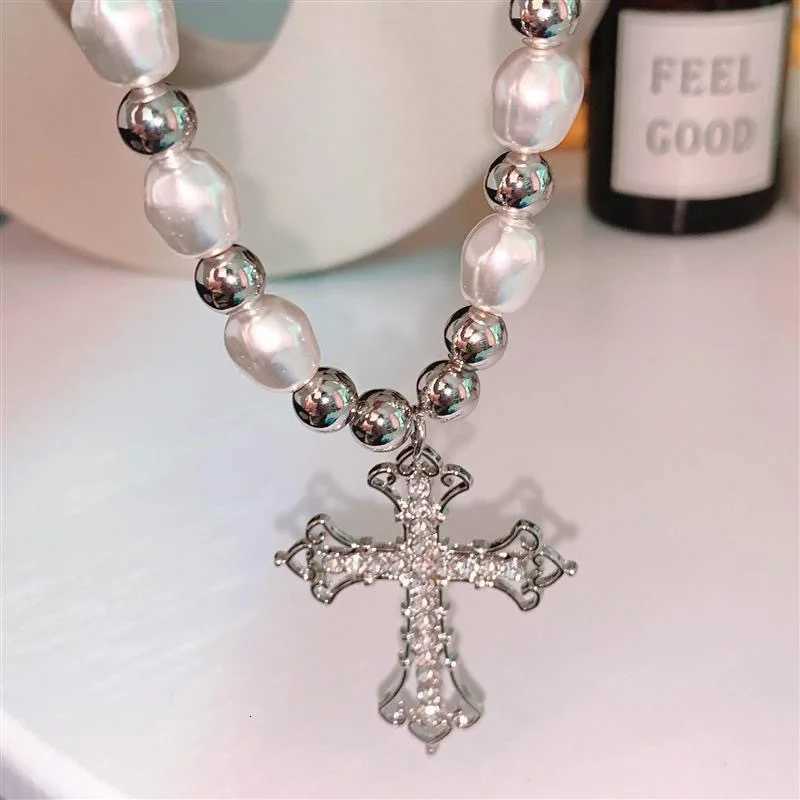 2022 Trendy Pearl Cross Pendant Necklace Hip Hop Retro Men Women Religious Jewelry Boys Girls Anniversary Party Birthday Gifts Y250805