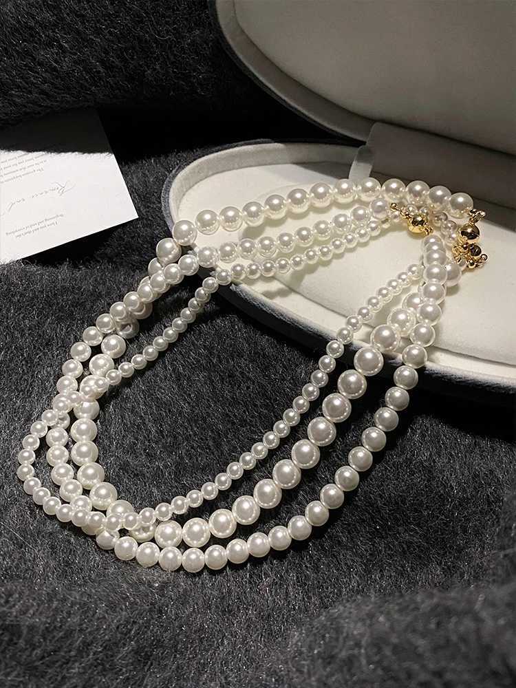 Girls Imitation White Pearl Magnetic Round Buckle Beaded Chain Necklace 2025 New Collarbone Chain Elegant Jewelry for Women Y250805