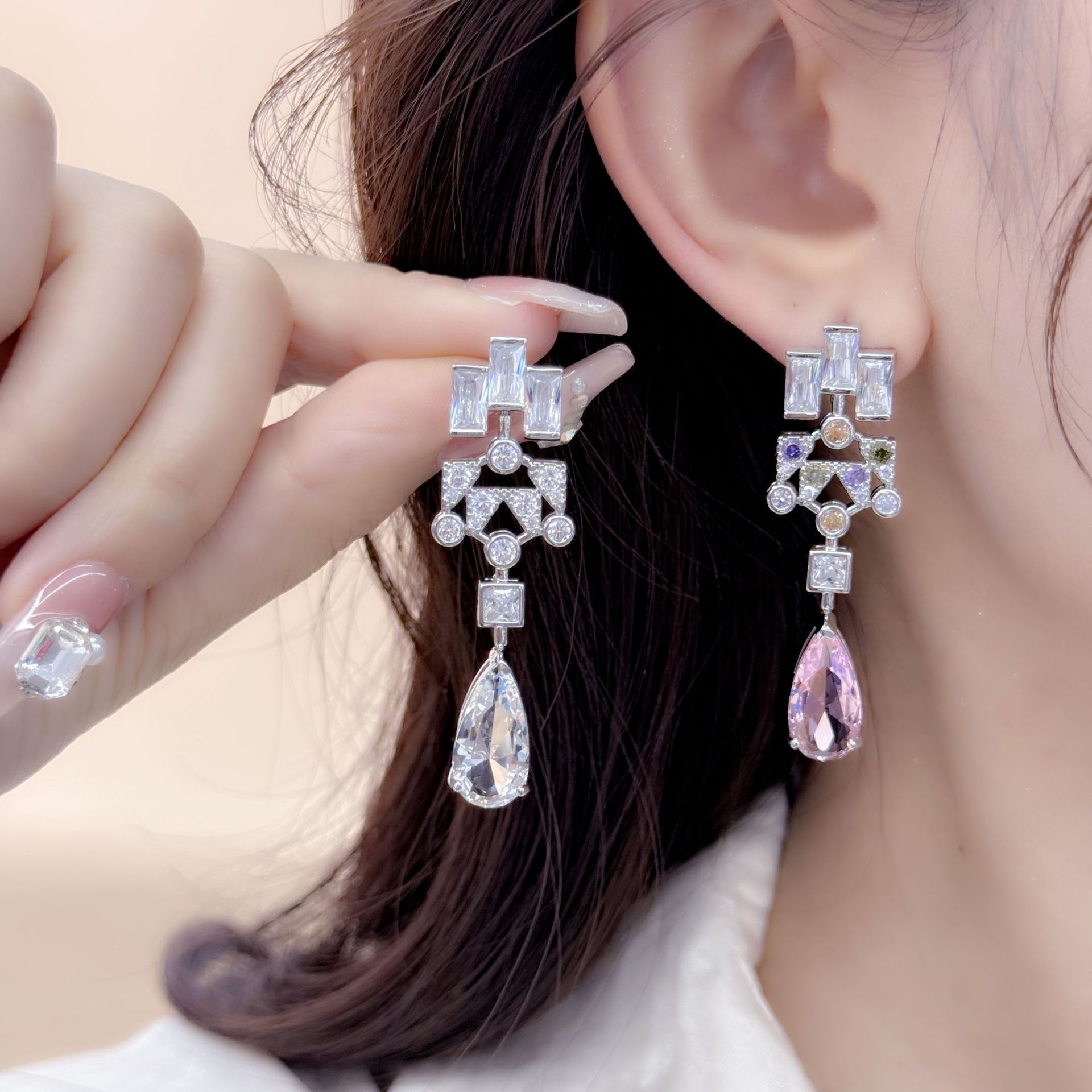 European Style Luxury Zircon Water Droplet High-end Earrings, Free Shipping, Designer Jewelry, Grand Banquet, Fashionable Temperament Earrings Accesso