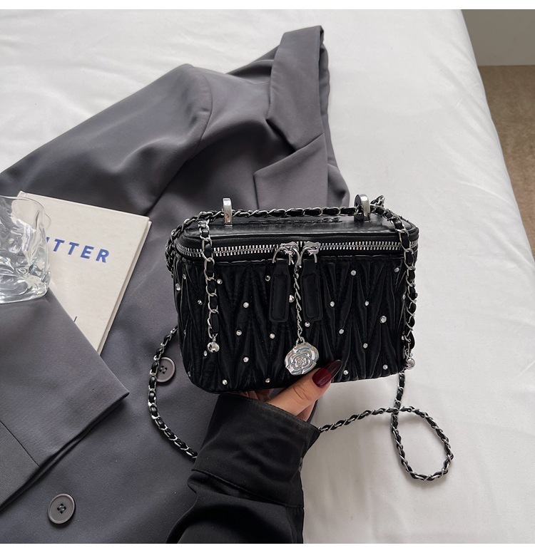 Style Quilted Chain for Women 2025 Fashion Simple Shoulder Niche Trend Crossbody Bucket Bag 250806