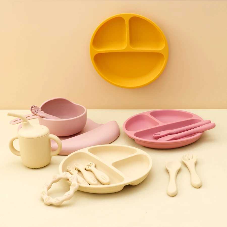 7PCS Color Kids Baby Feeding Plate Sets Suction Bowl Silicone Plate BPA Free Dinner Dishes Cups Spoon Bib Children Tableware X250806