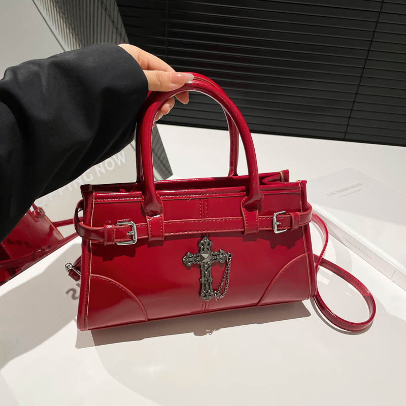 Designer Bag New Hot-selling Oil Leather Handbag Small Square Bag With Metal Cross Luxury Bag Decoration, Spicy Girl Shoulder Bag, Simple Commuter Cro
